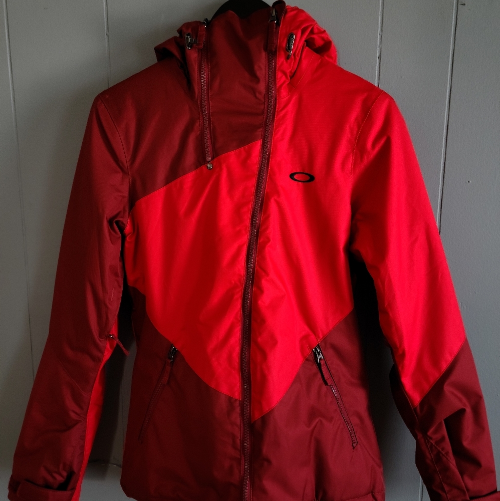 Woman Oakley Snowboarding Jacket